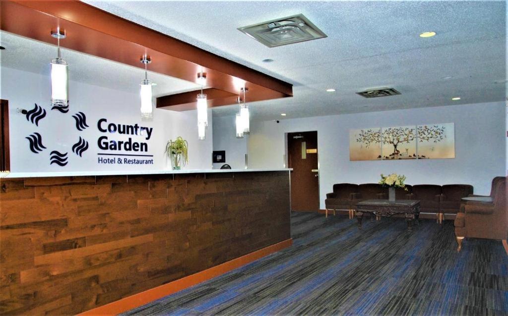Country Garden Inn & Restaurant Smoky Lake Ngoại thất bức ảnh