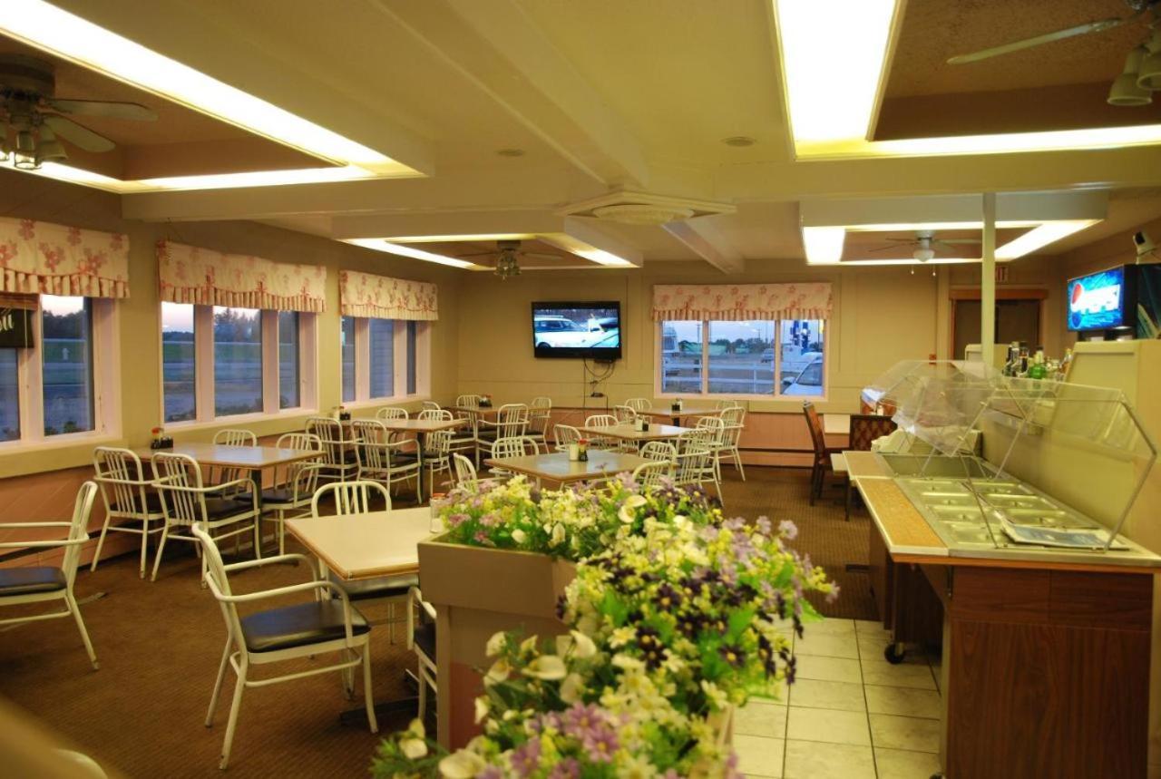Country Garden Inn & Restaurant Smoky Lake Ngoại thất bức ảnh